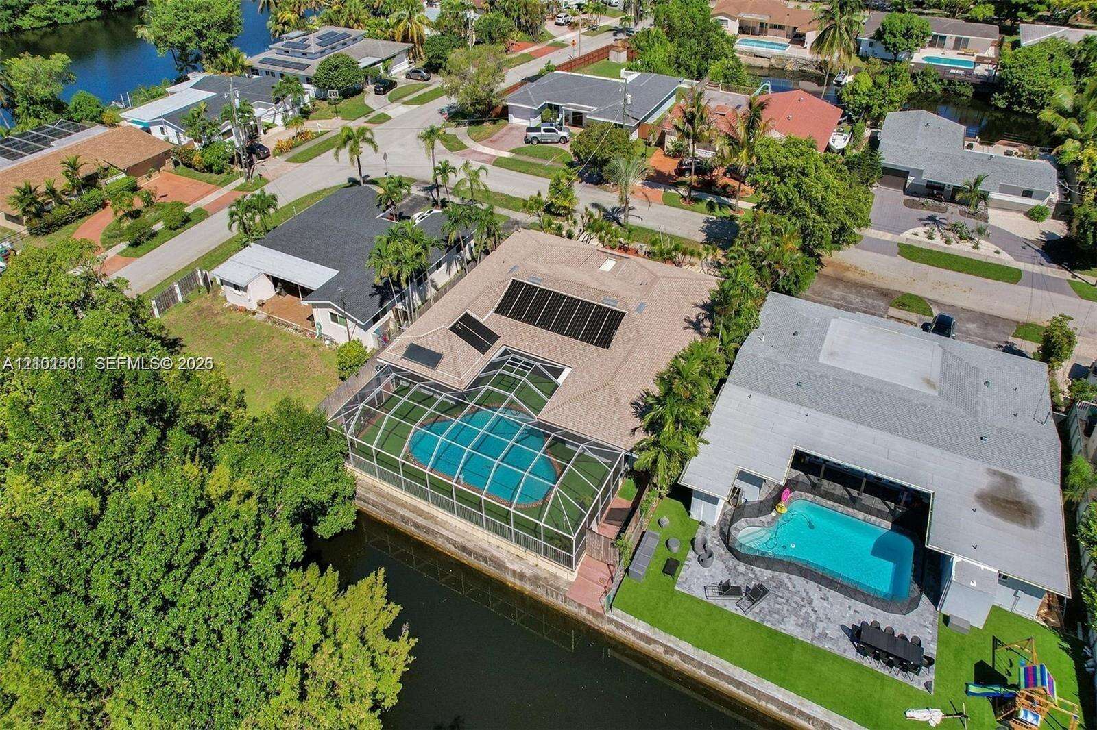 2310 195th St, Miami, FL 33180 - For Sale photo 2