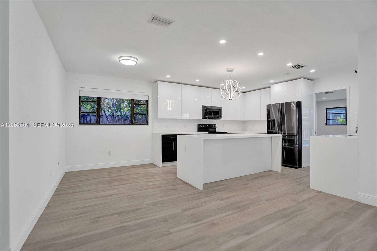 2310 195th St, Miami, FL 33180 - For Sale photo 10