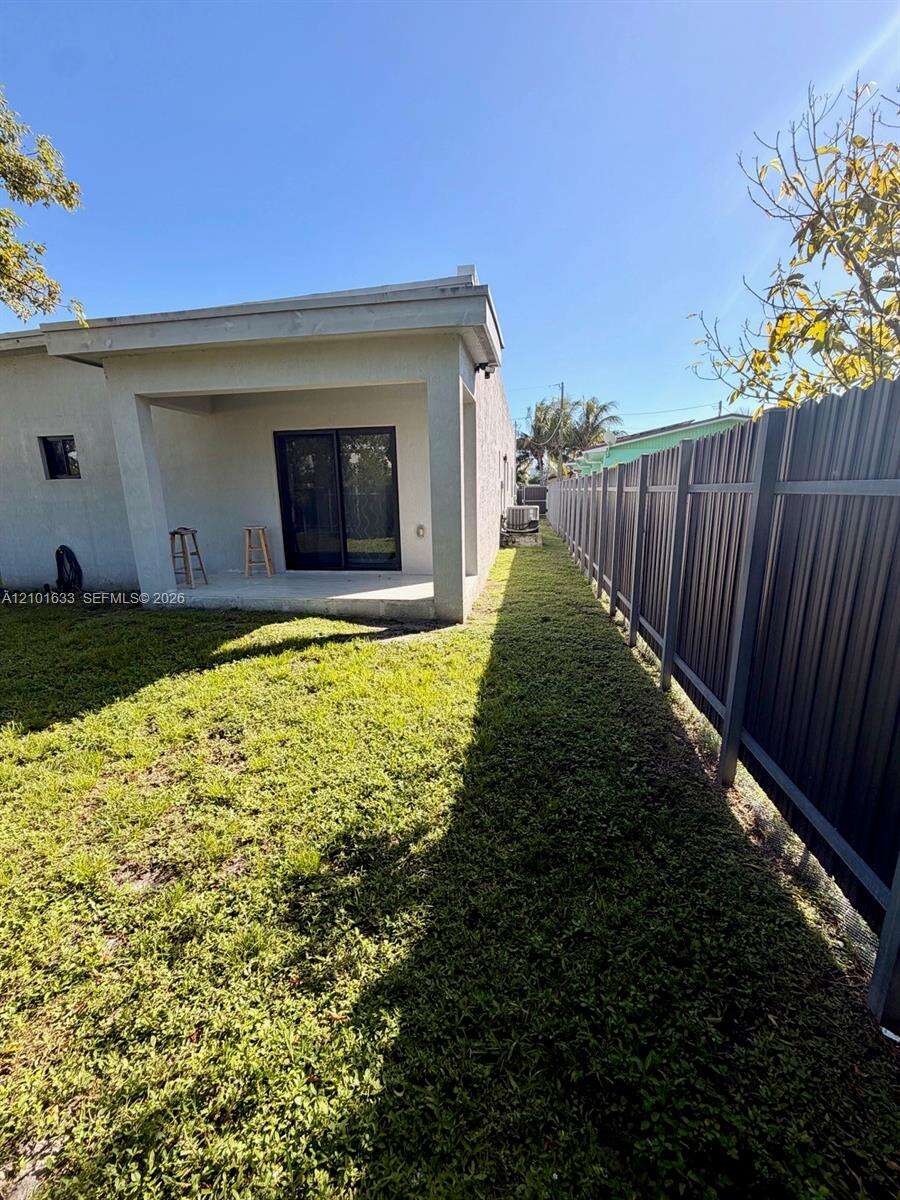 Hallandale Beach, FL 33009 - For Sale photo 16