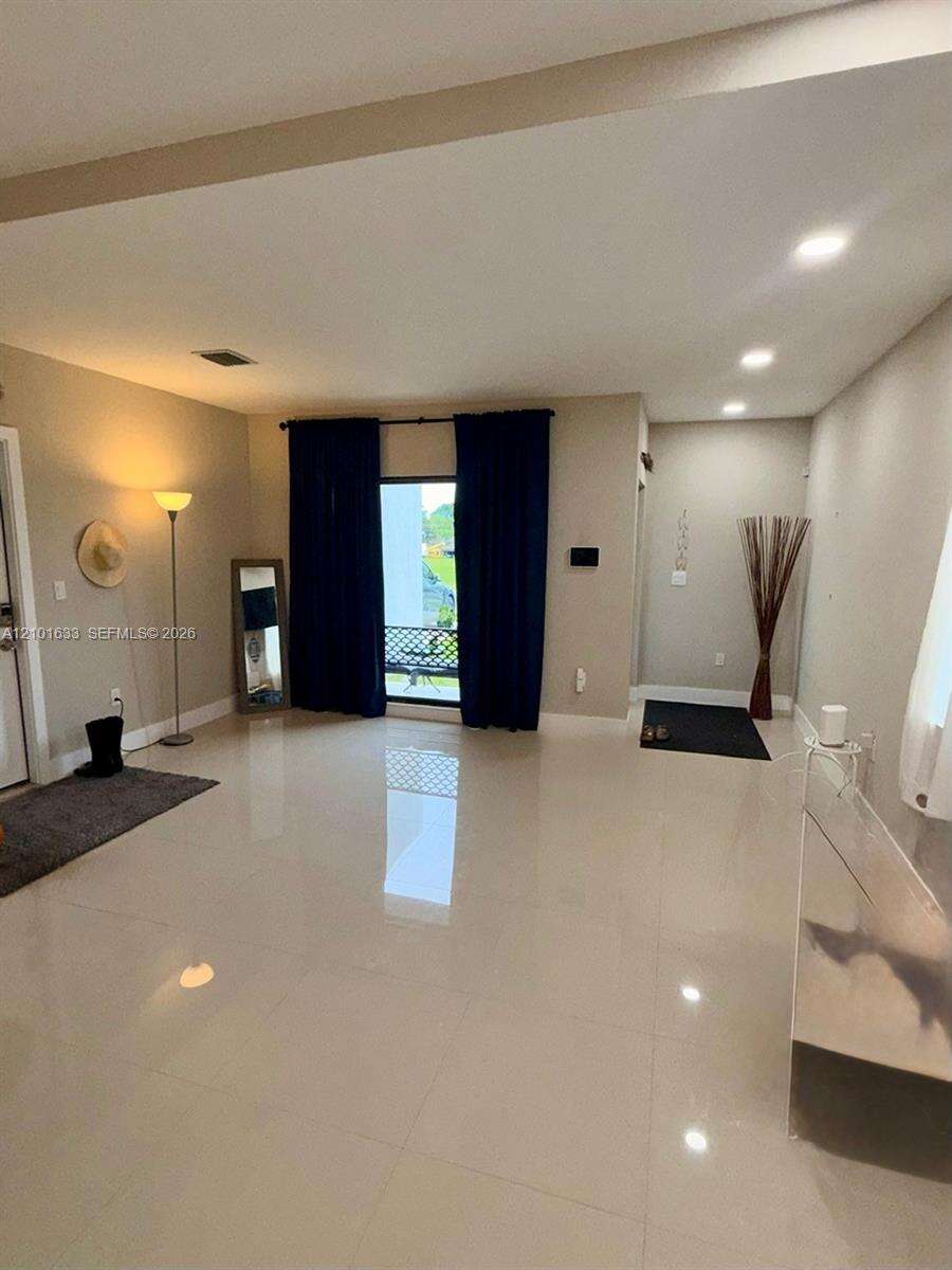 Hallandale Beach, FL 33009 - For Sale photo 3
