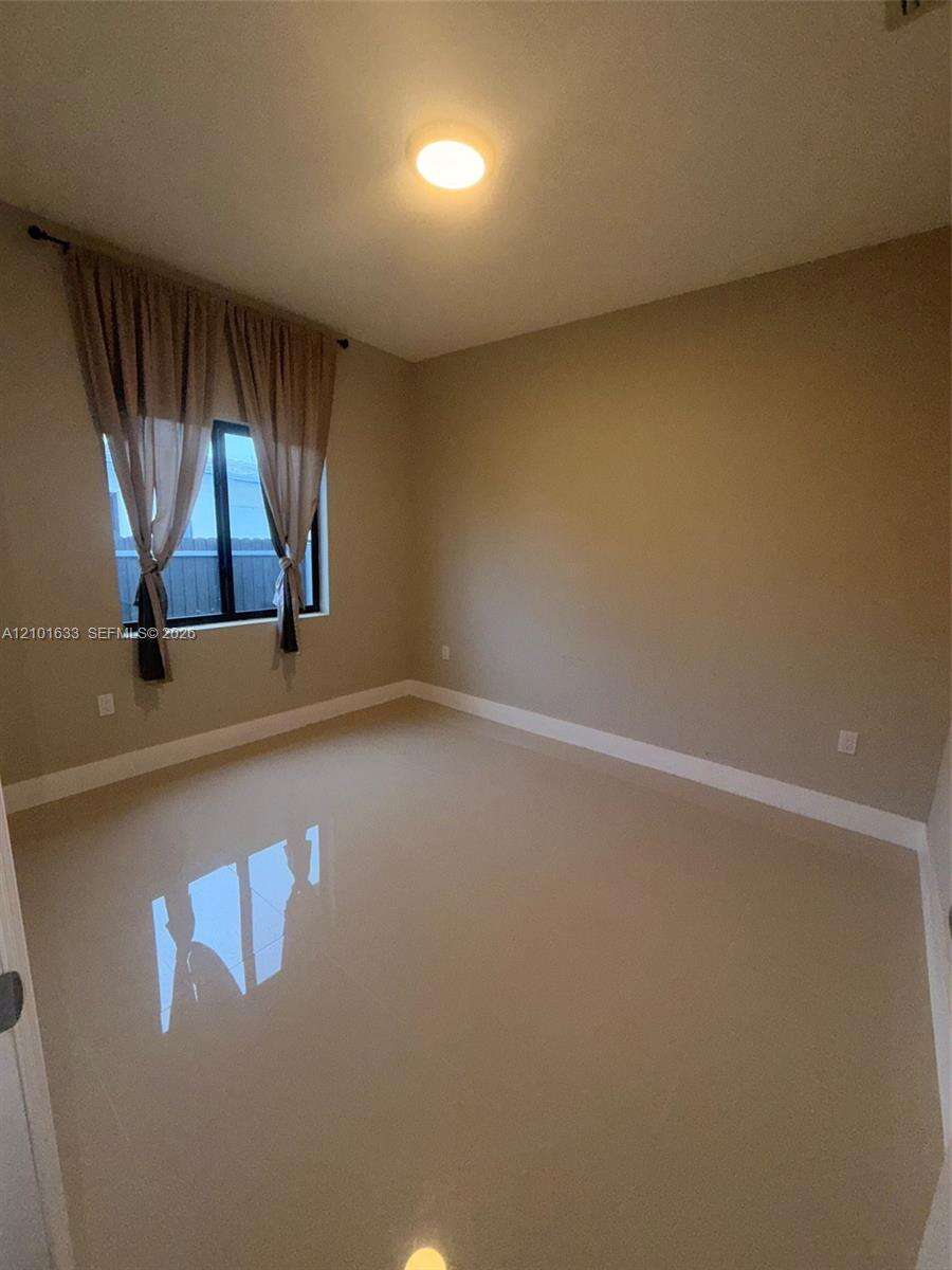 Hallandale Beach, FL 33009 - For Sale photo 8