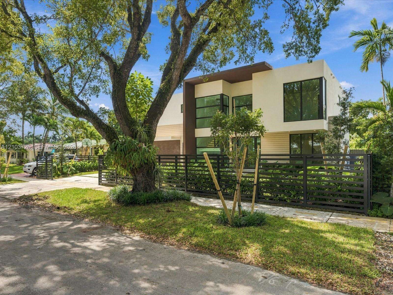 8220 62nd Ct, Miami, FL 33143 - For Sale photo 3