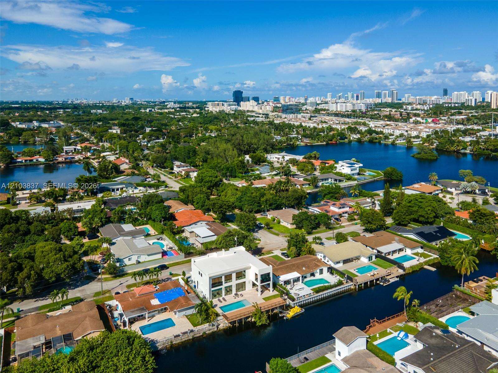 2380 196th St, Miami, FL 33180 - For Sale photo 81