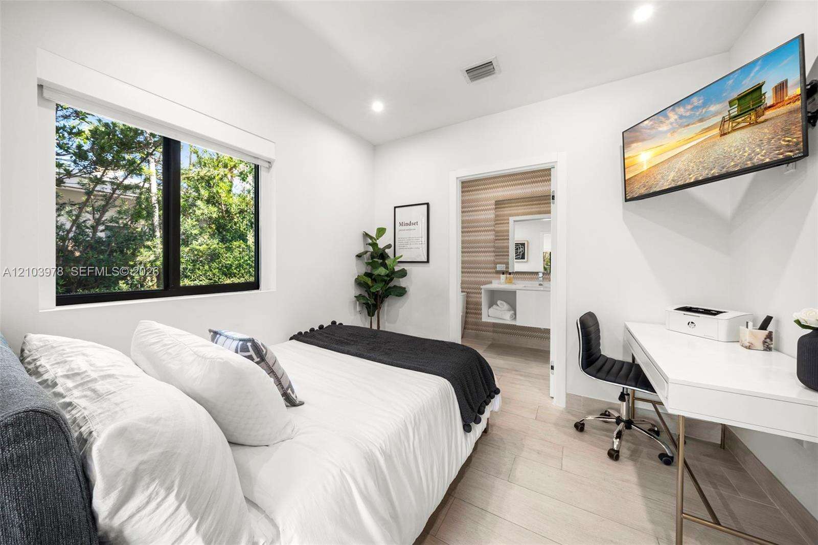 8033 Noremac Ave, Miami Beach, FL 33141 - For Sale photo 22