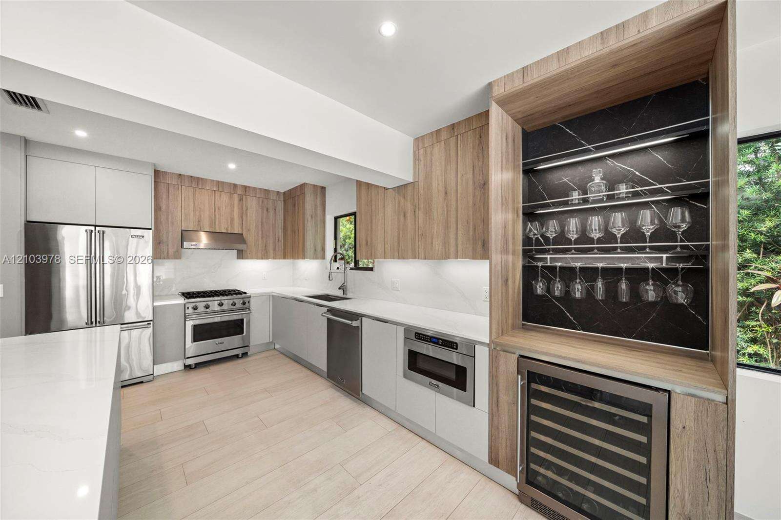 8033 Noremac Ave, Miami Beach, FL 33141 - For Sale photo 7