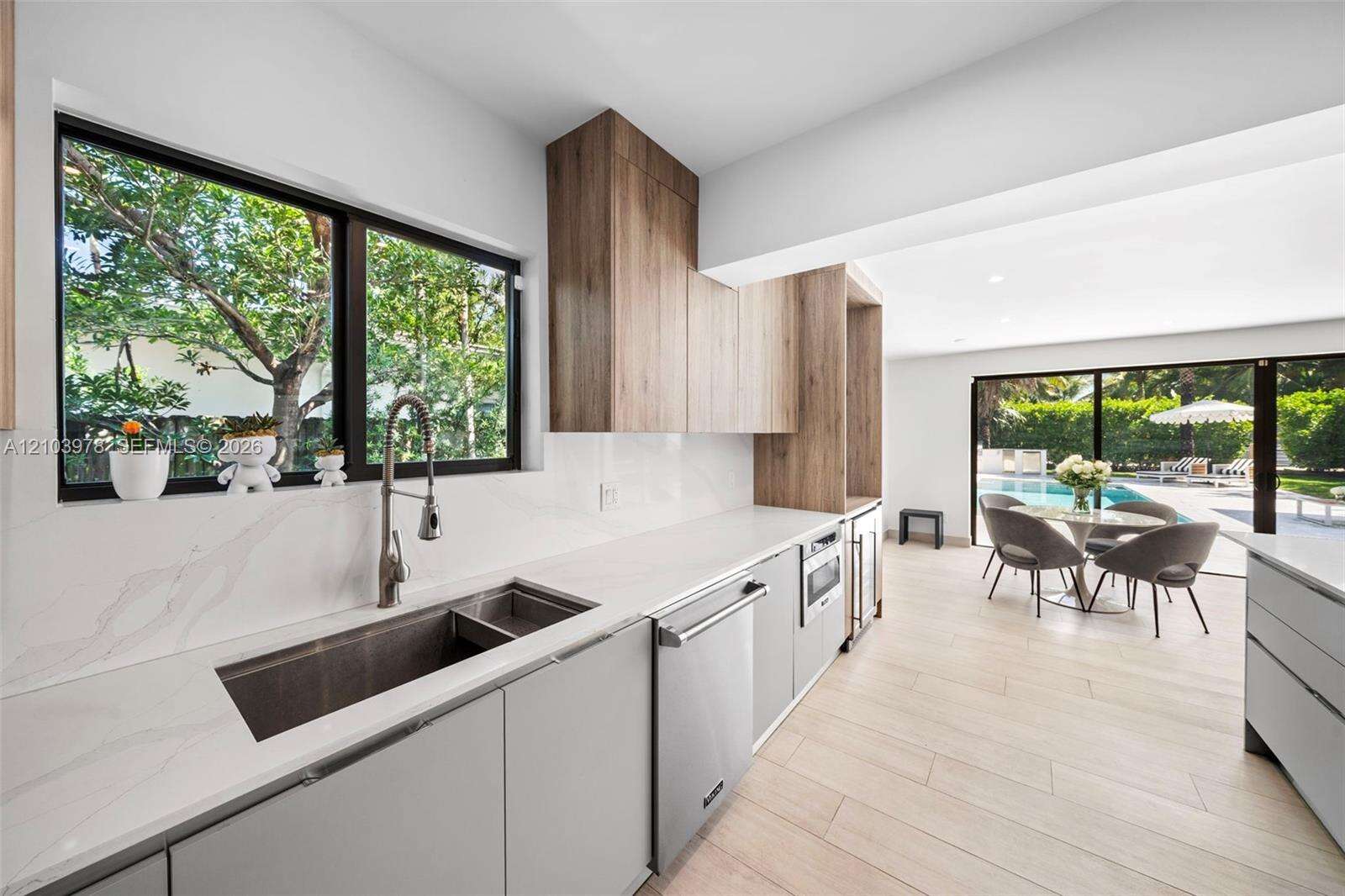 8033 Noremac Ave, Miami Beach, FL 33141 - For Sale photo 9