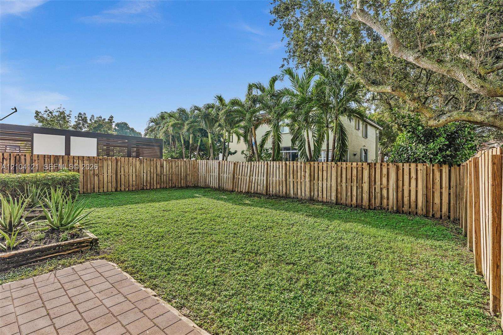 7792 18th St, Pembroke Pines, FL 33024 - For Sale photo 5