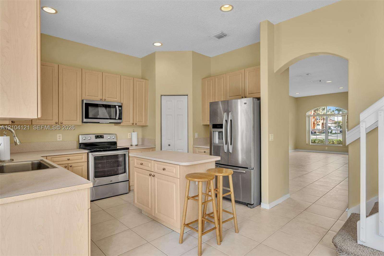 7792 18th St, Pembroke Pines, FL 33024 - For Sale photo 9