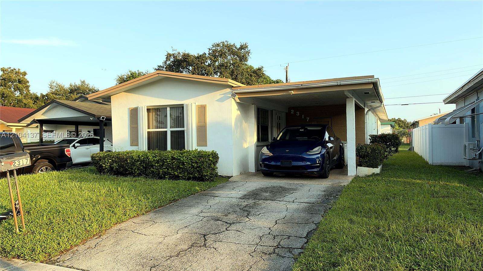 2317 Hope St, Hollywood, FL 33020 - For Sale photo 2