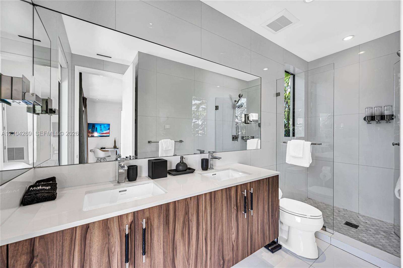 7501 Coquina Dr, North Bay Village, FL 33141 - For Sale photo 29