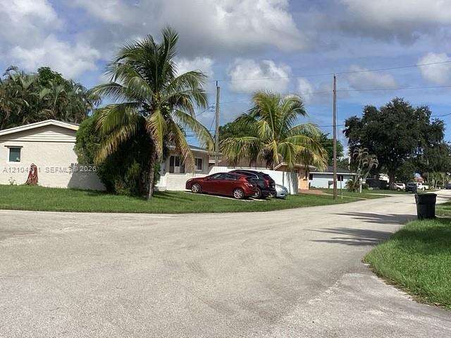 2101 57th Ter, Hollywood, FL 33021 - For Sale photo 2