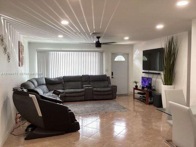 2101 57th Ter, Hollywood, FL 33021 - For Sale photo 5