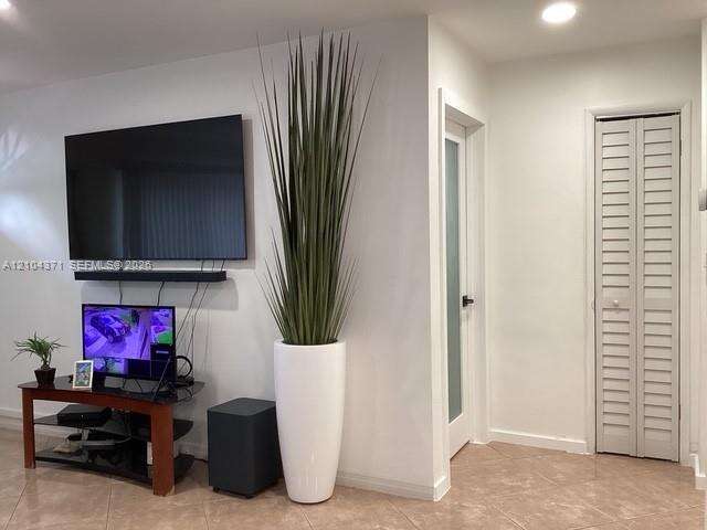 2101 57th Ter, Hollywood, FL 33021 - For Sale photo 9