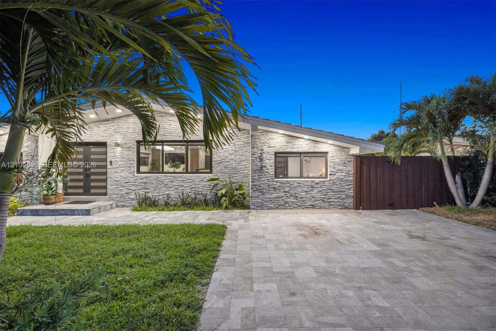 20930 26th Ave, Miami, FL 33180 - For Sale photo 2