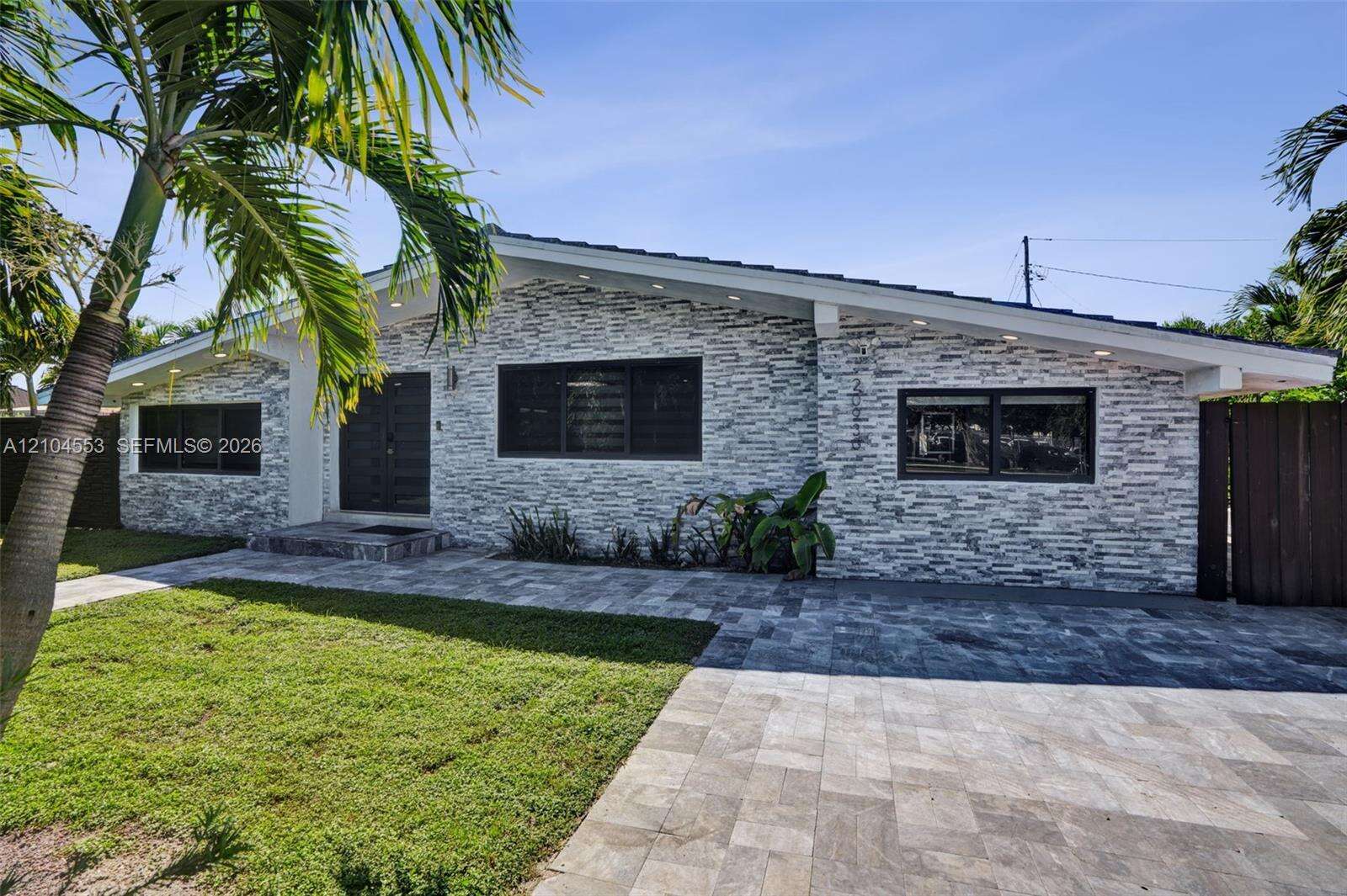 20930 26th Ave, Miami, FL 33180 - For Sale photo 22