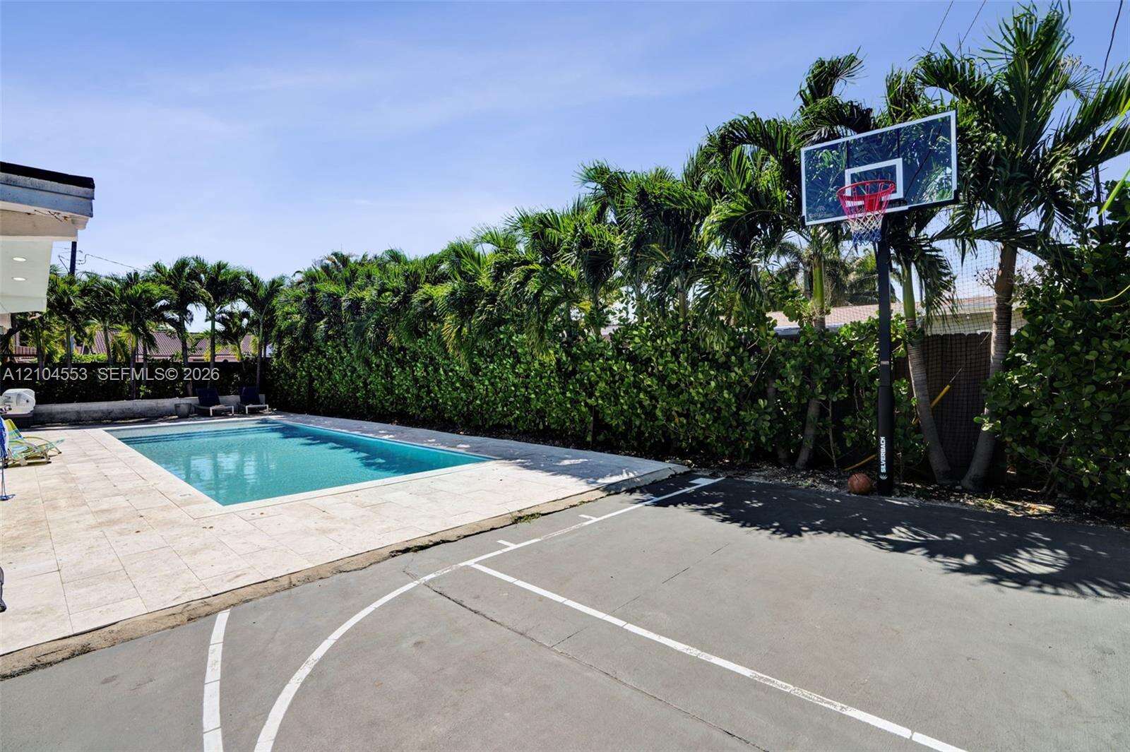 20930 26th Ave, Miami, FL 33180 - For Sale photo 39