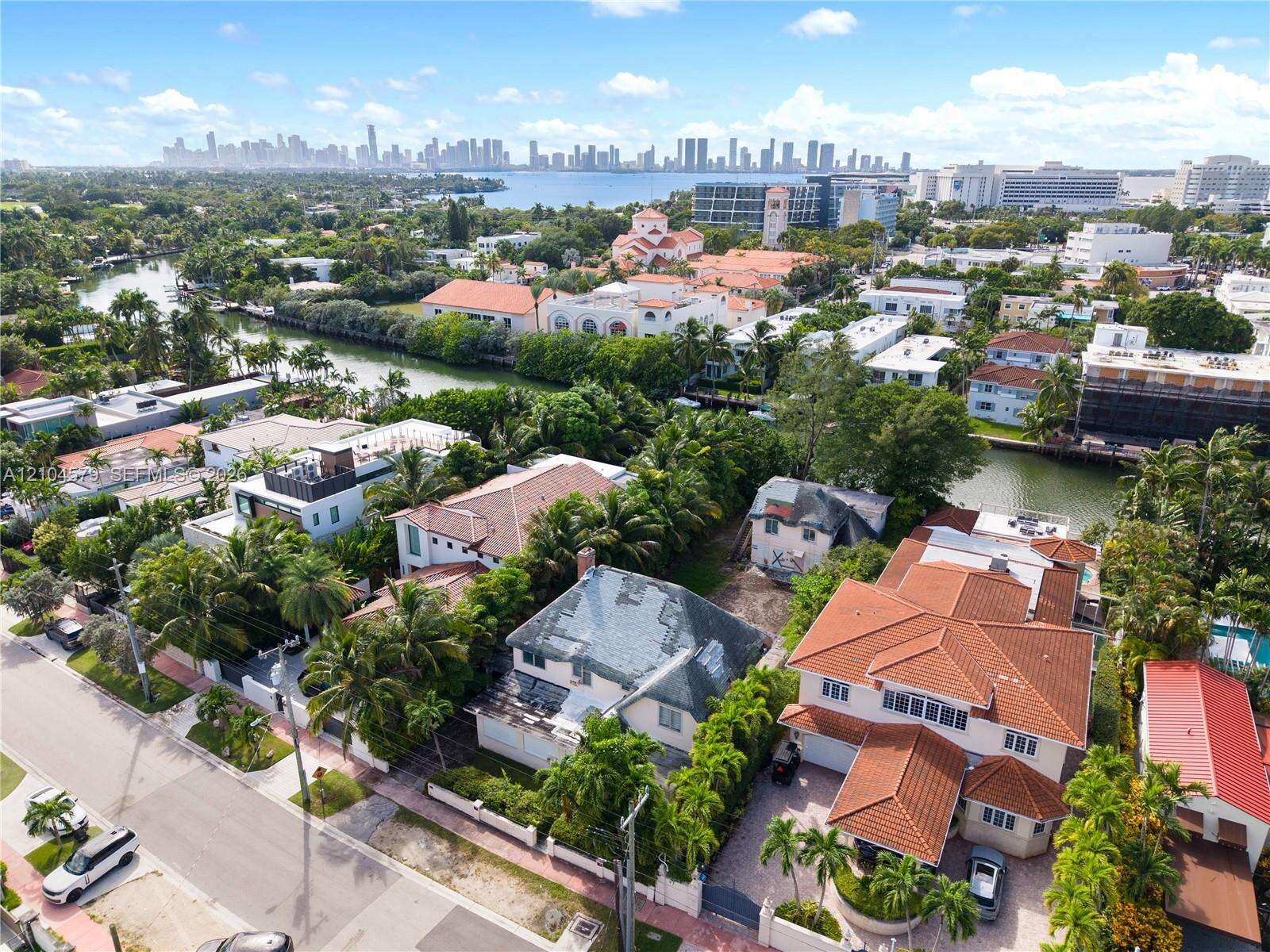 3746 Chase Ave, Miami Beach, FL 33140 - For Sale photo 3