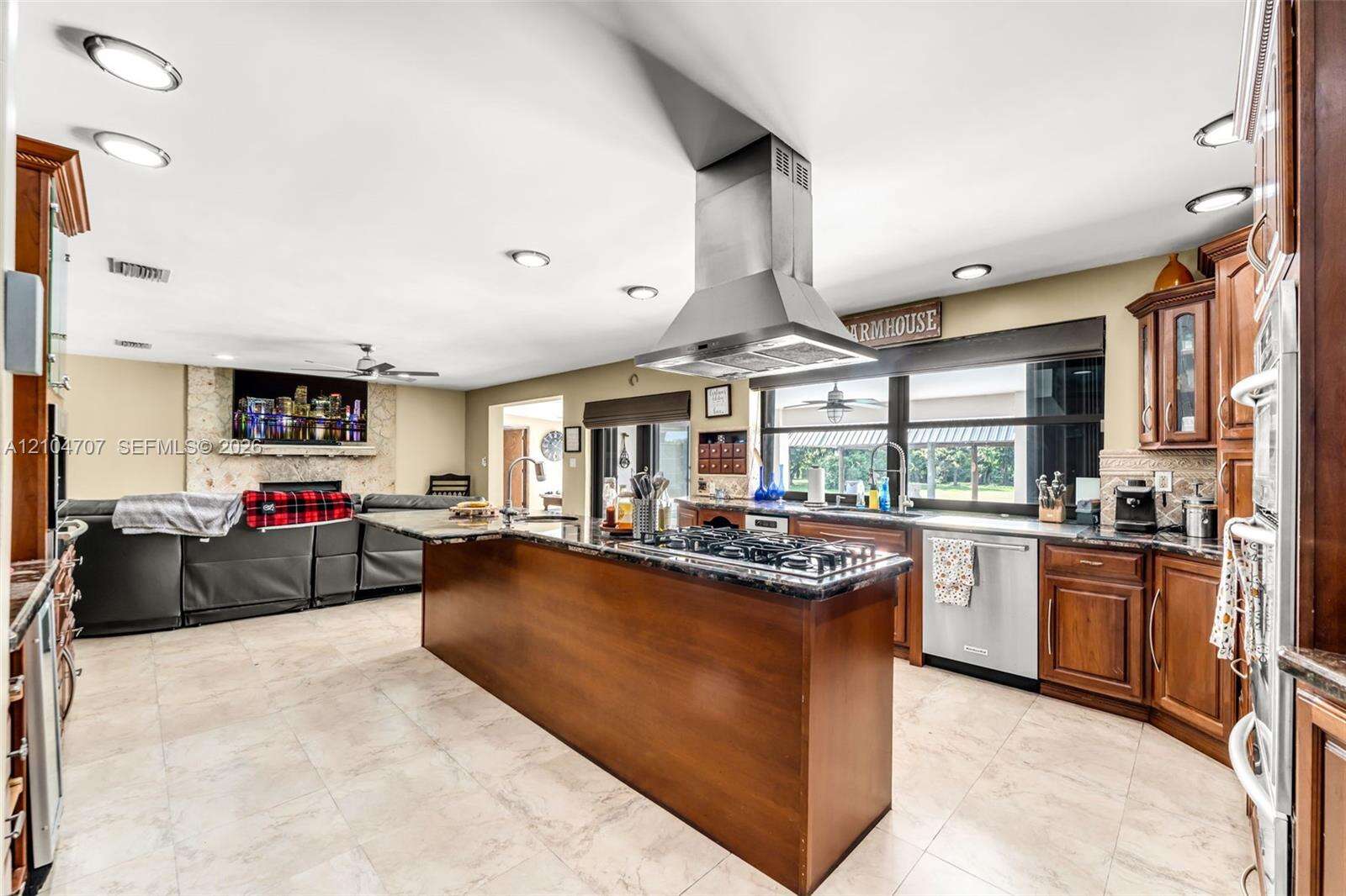 20500 198th St, Miami, FL 33187 - For Sale photo 9