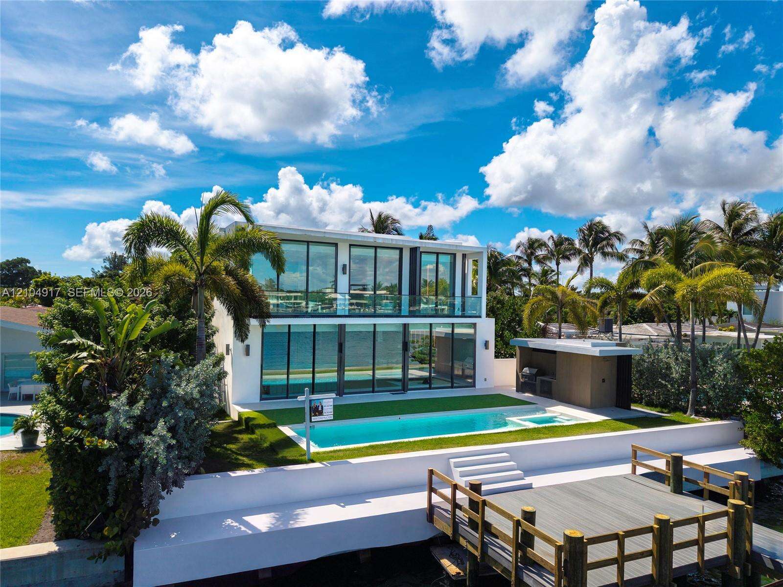 271 Shore Dr, Miami Beach, FL 33141 - For Sale photo 2