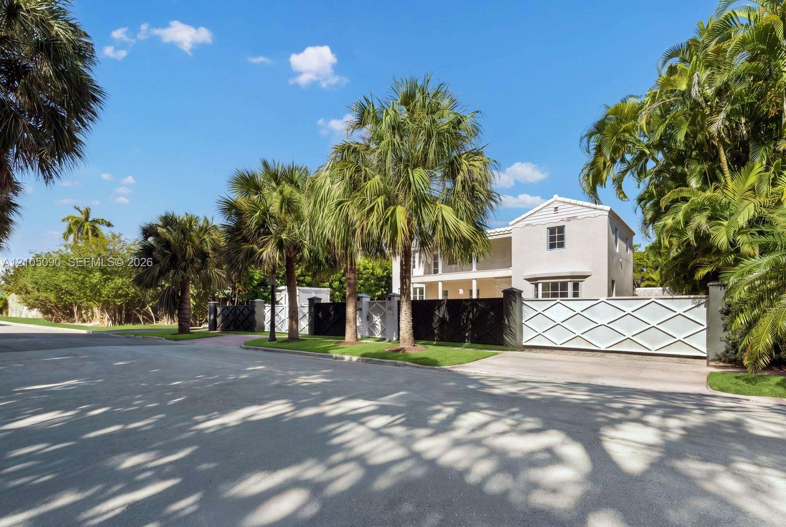 2534 Flamingo Dr, Miami Beach, FL 33140 - For Sale photo 1