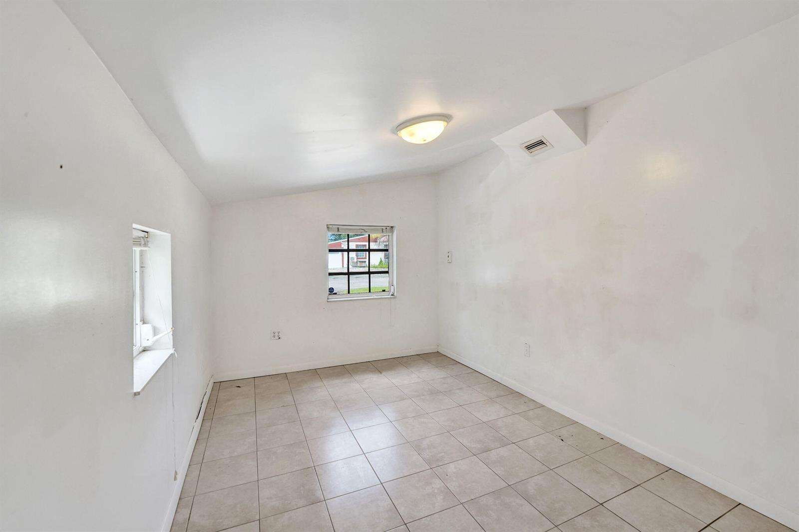 2714 Scott, Hollywood, FL 33020 - For Sale photo 19