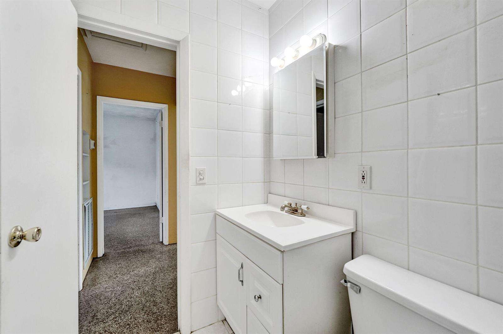 2714 Scott, Hollywood, FL 33020 - For Sale photo 46