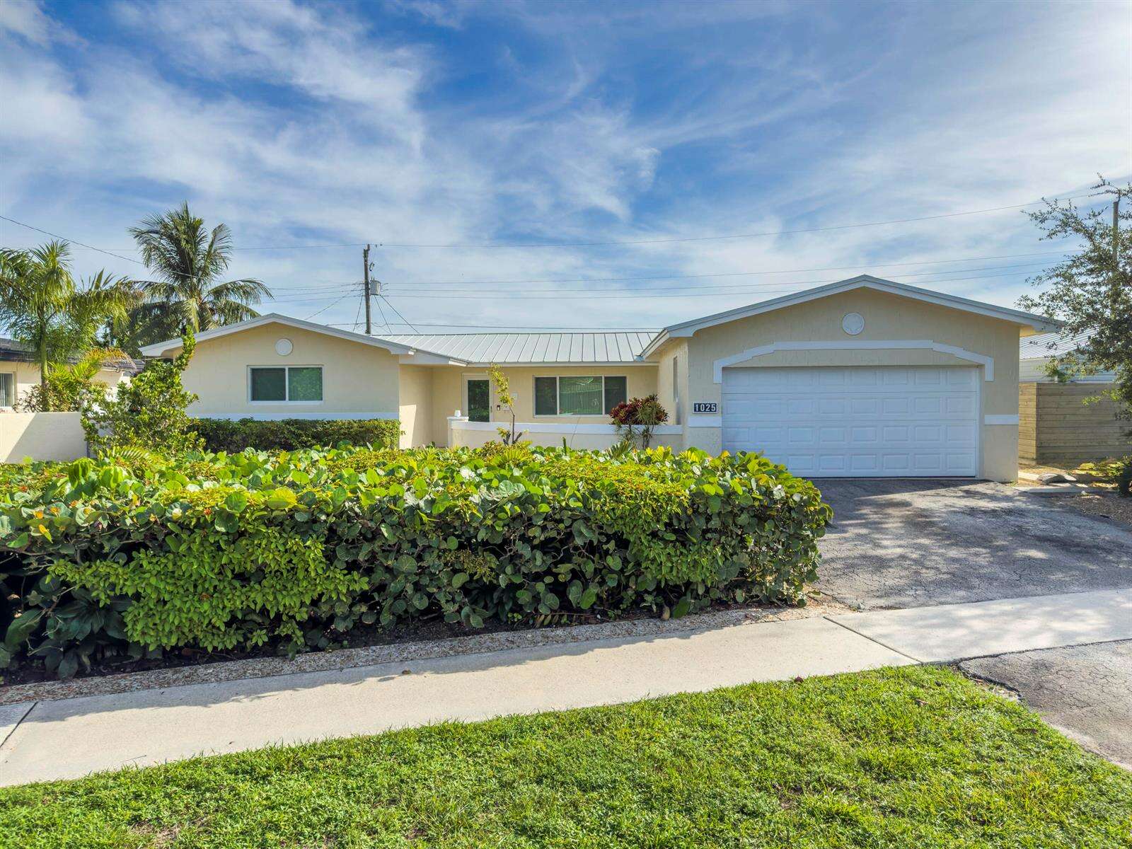 1025 Yale, Hollywood, FL 33021 - For Sale photo 1