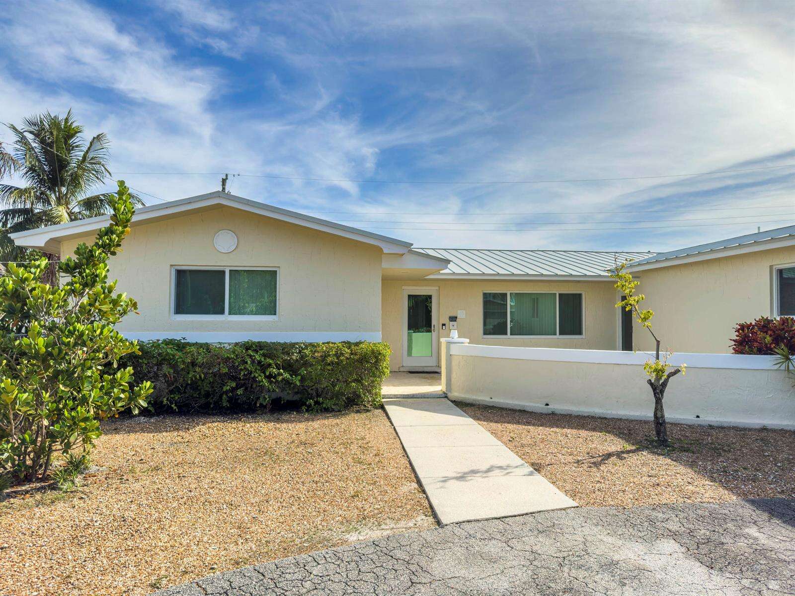 1025 Yale, Hollywood, FL 33021 - For Sale photo 2