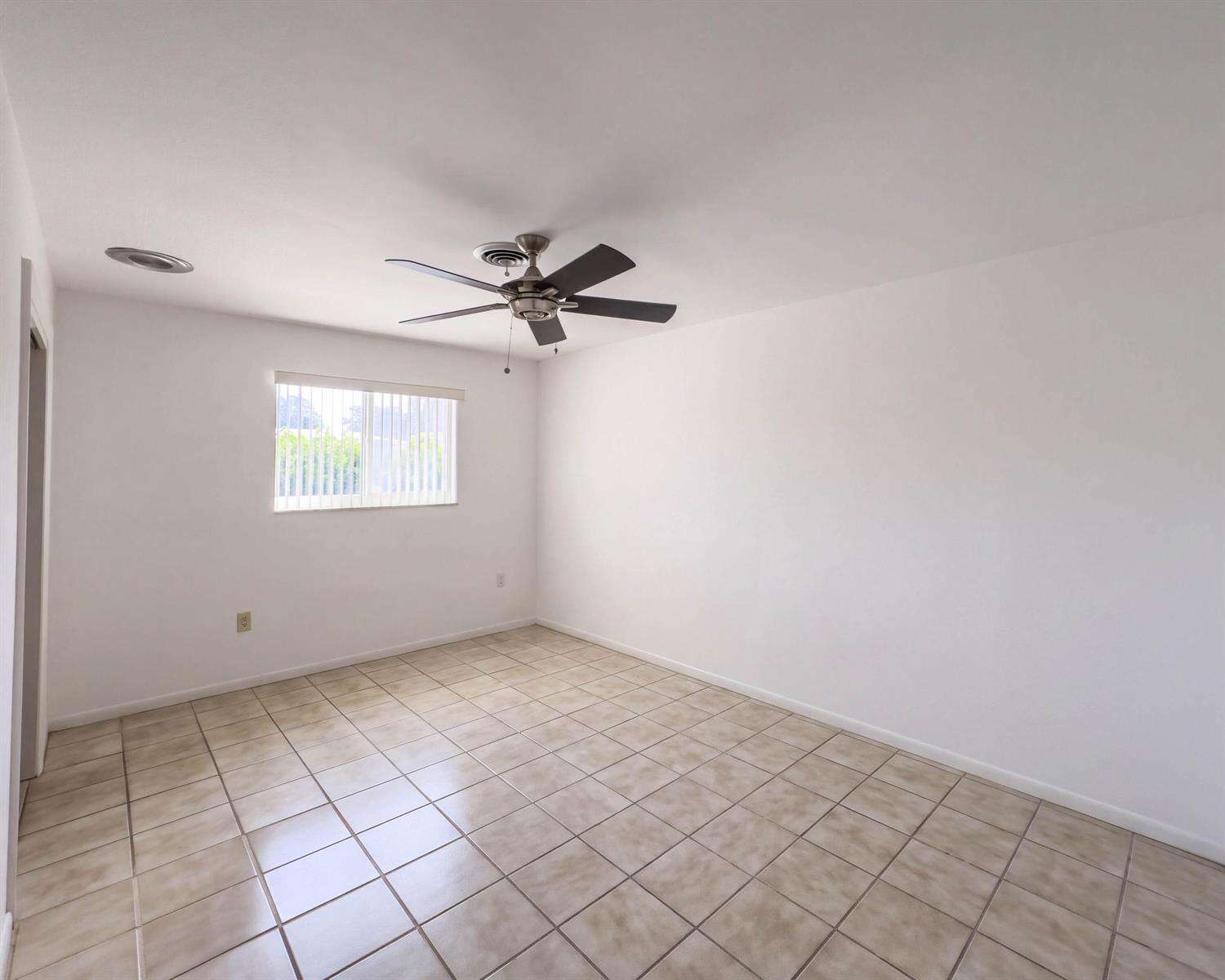 1025 Yale, Hollywood, FL 33021 - For Sale photo 19