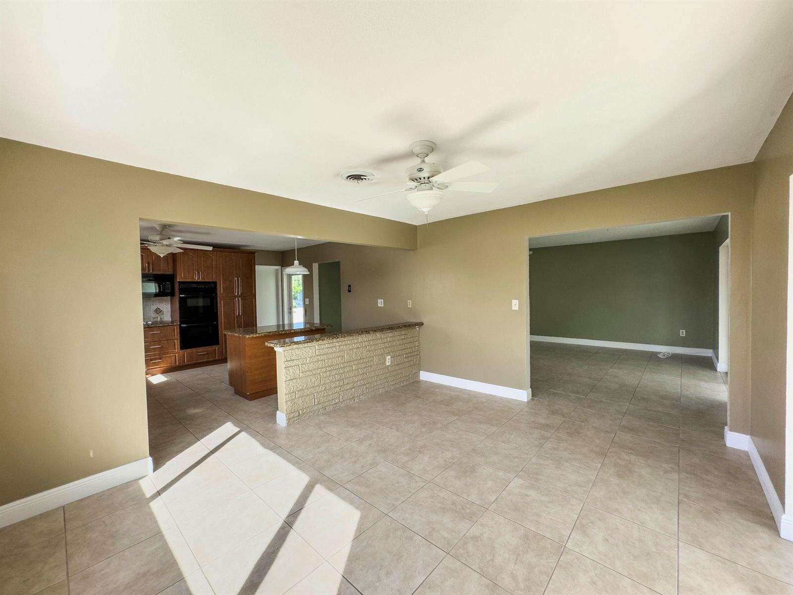 1025 Yale, Hollywood, FL 33021 - For Sale photo 3