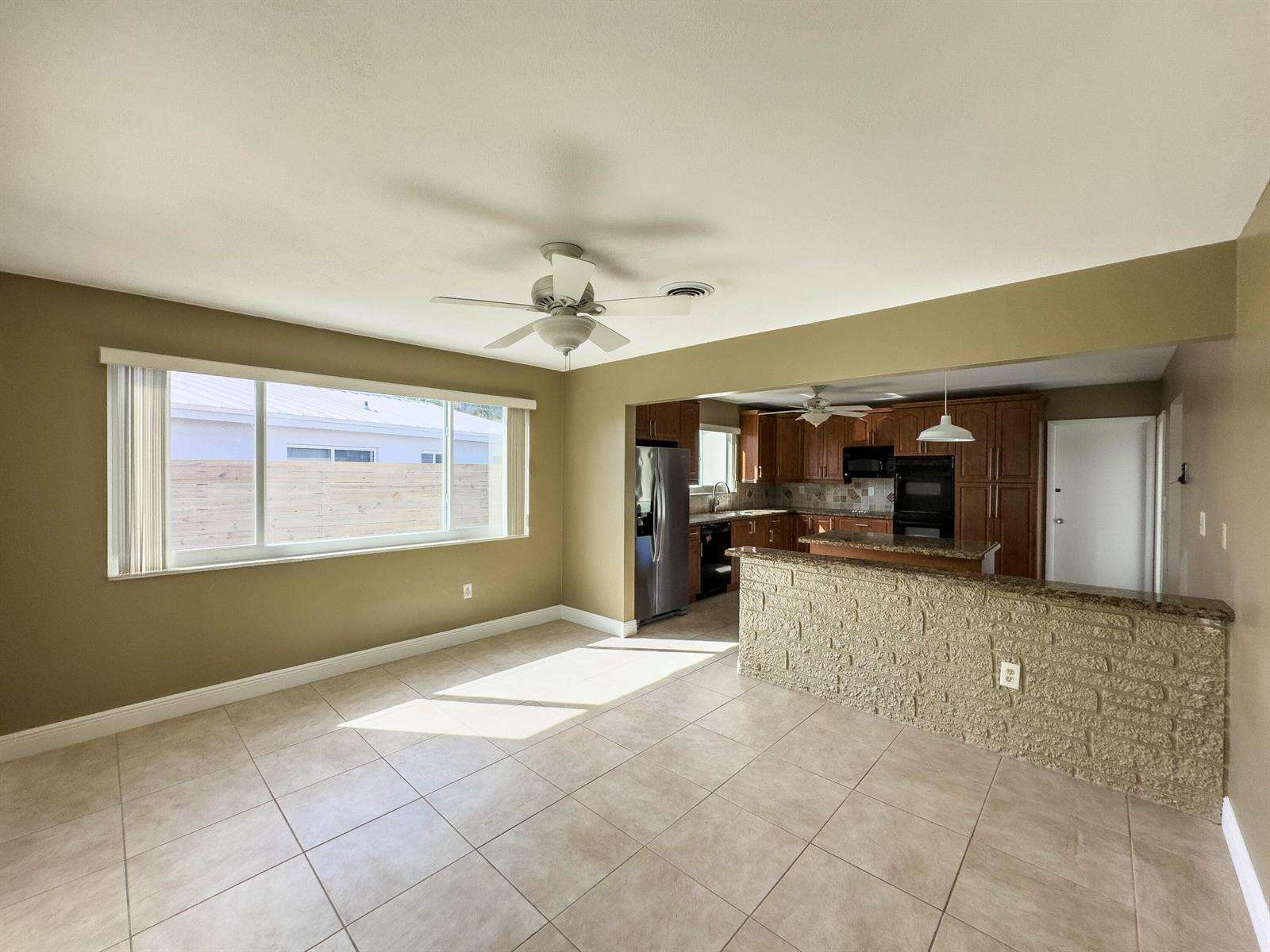 1025 Yale, Hollywood, FL 33021 - For Sale photo 4
