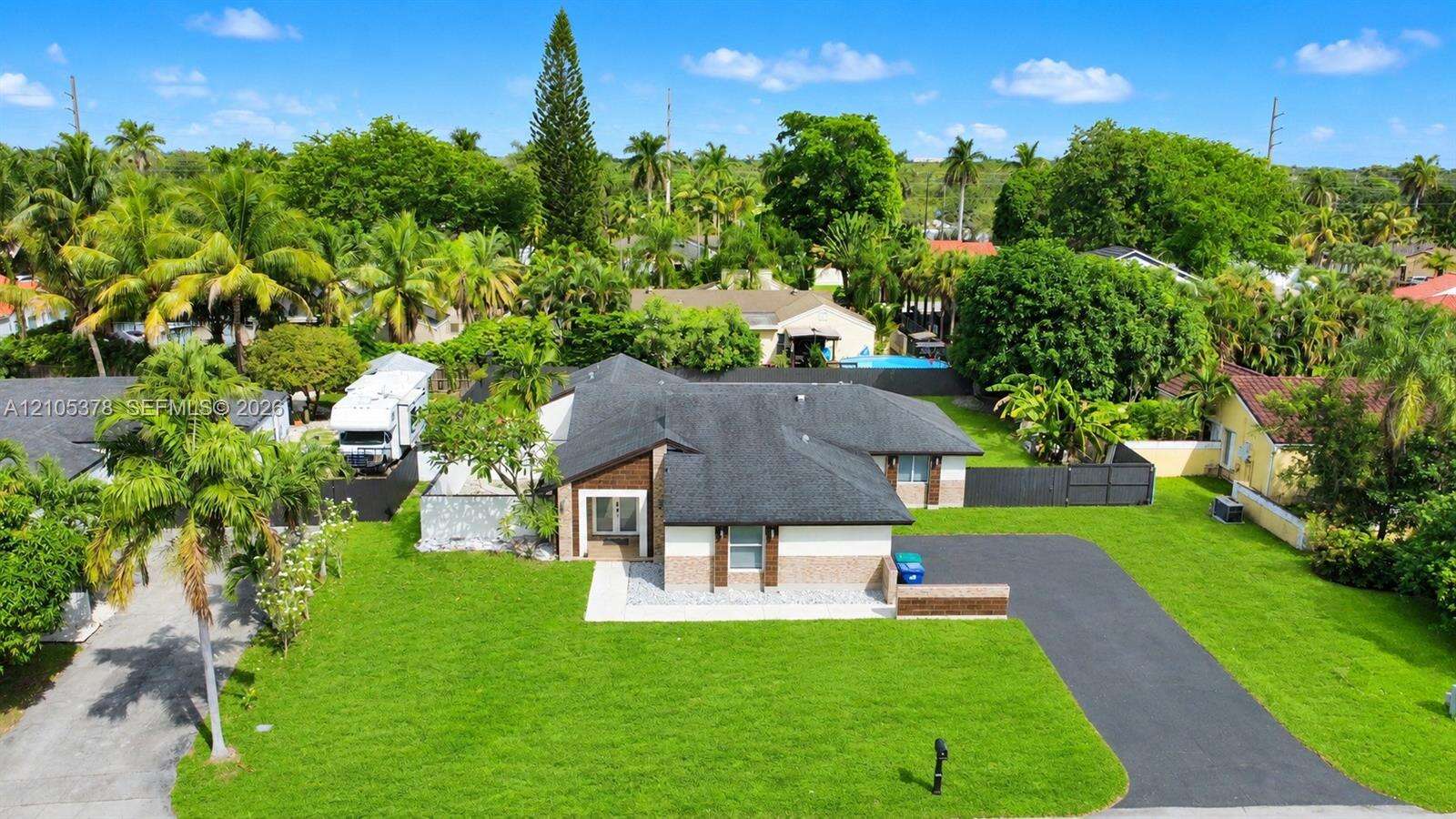 15281 153rd St, Miami, FL 33187 - For Sale photo 2