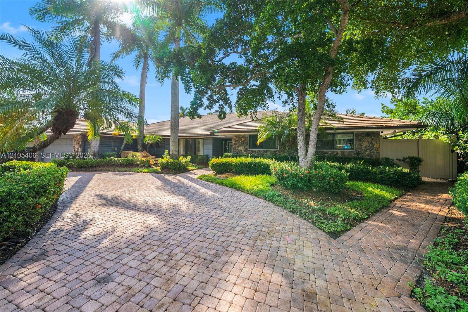 407 Sunset Dr, Hallandale Beach, FL 33009 - For Sale photo 1