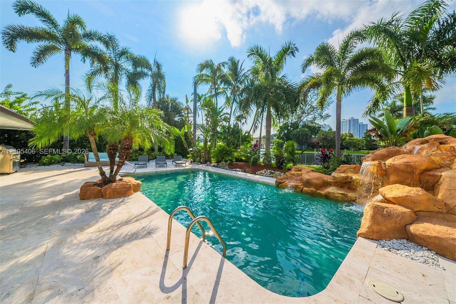 407 Sunset Dr, Hallandale Beach, FL 33009 - For Sale photo 9