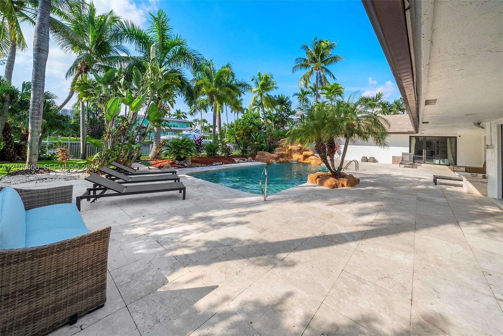 407 Sunset Dr, Hallandale Beach, FL 33009 - For Sale photo 10