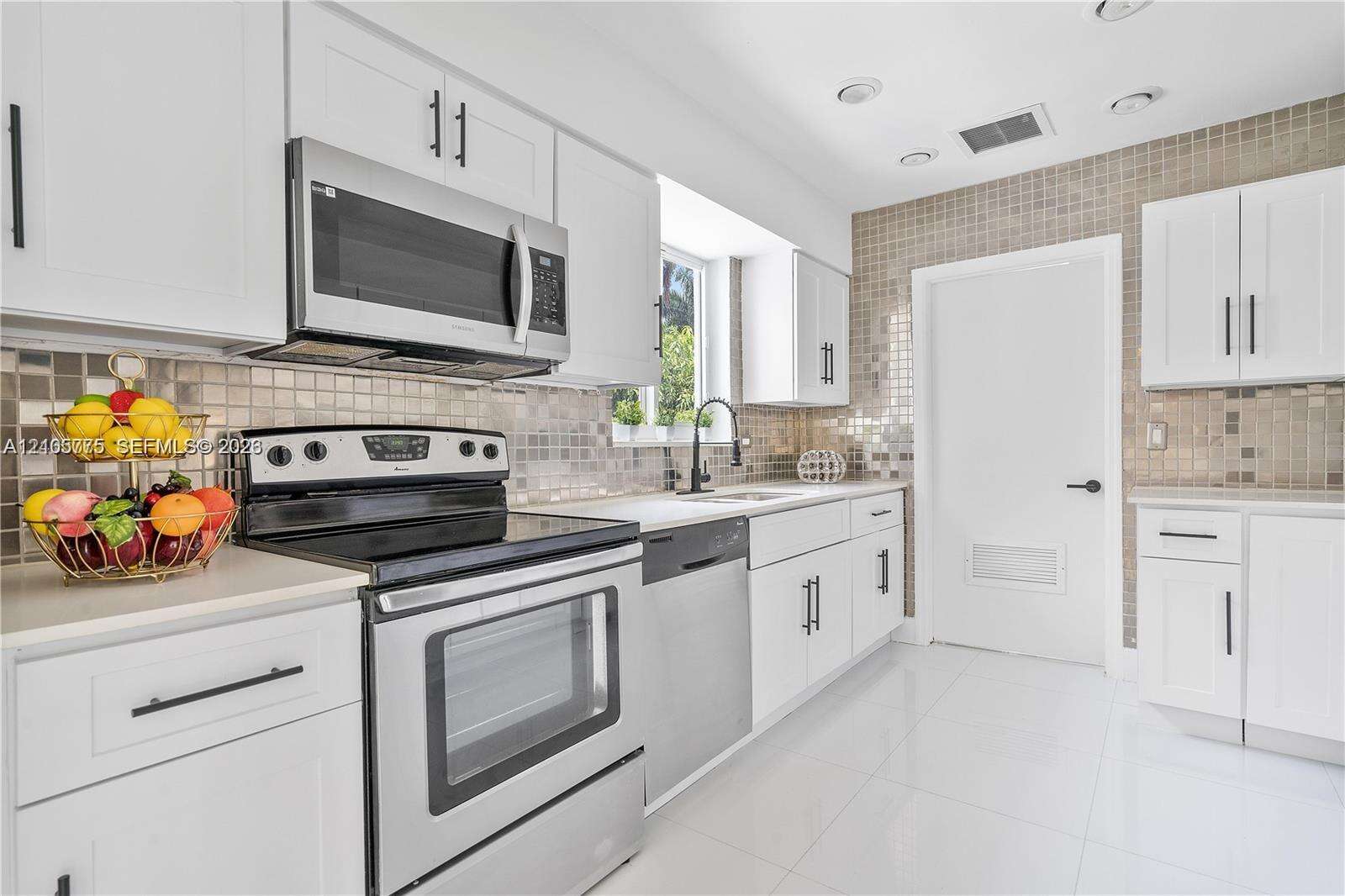 21230 24th Ct, Miami, FL 33180 - For Sale photo 16