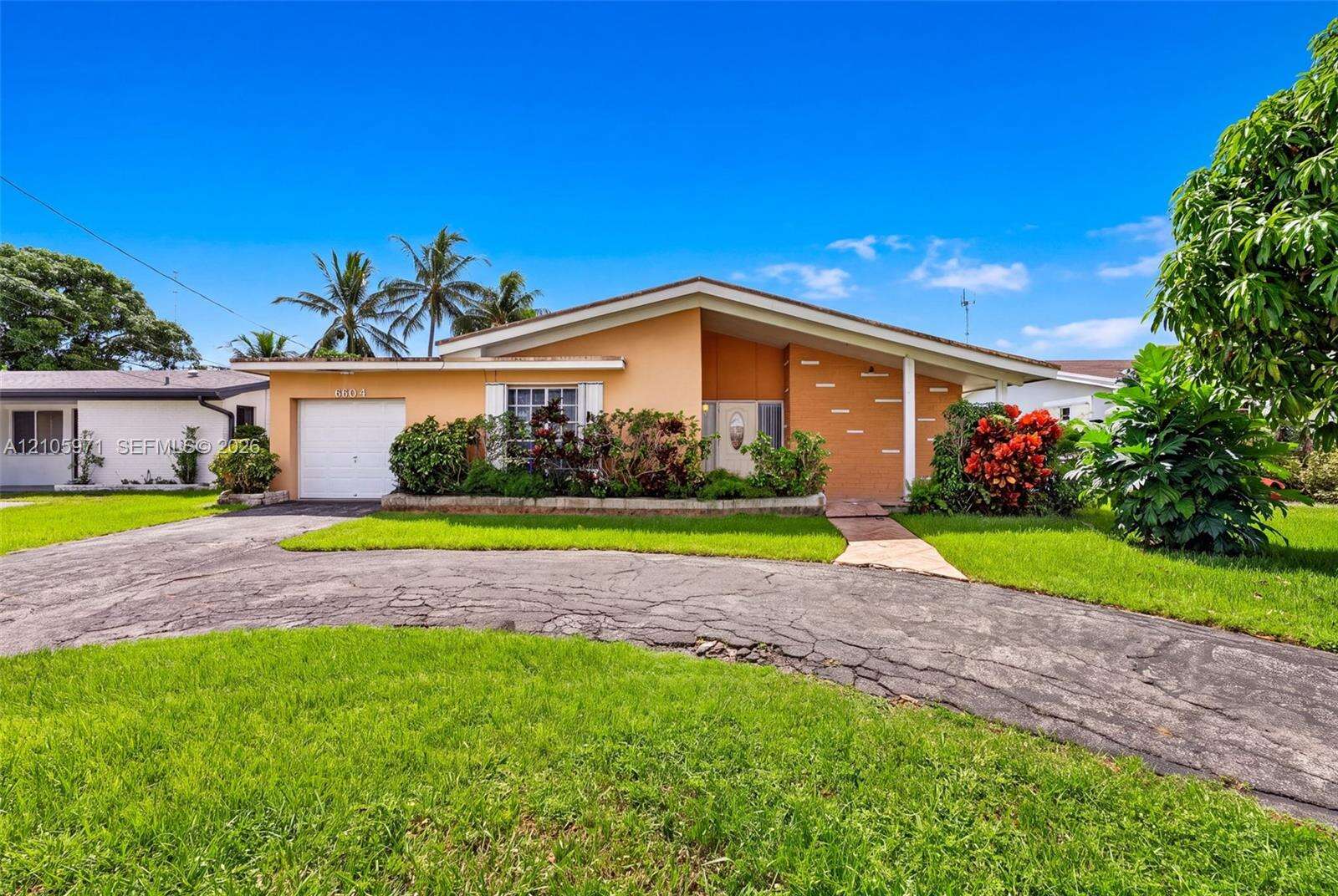 6604 Coconut Dr, Miramar, FL 33023 - For Sale photo 2