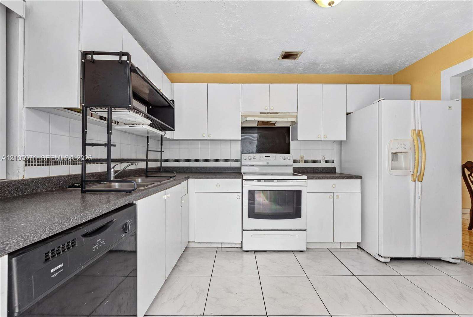 6604 Coconut Dr, Miramar, FL 33023 - For Sale photo 19