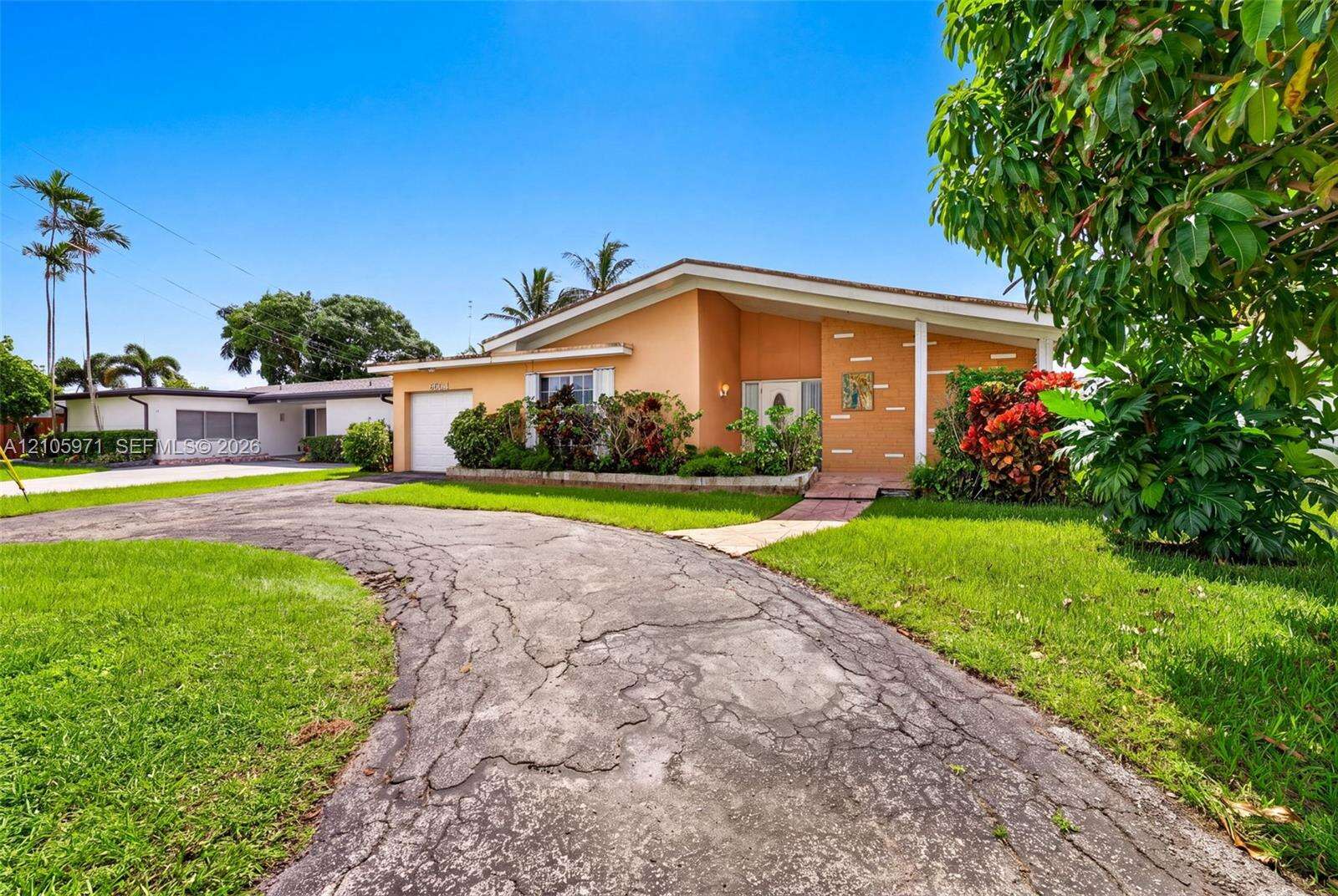 6604 Coconut Dr, Miramar, FL 33023 - For Sale photo 4