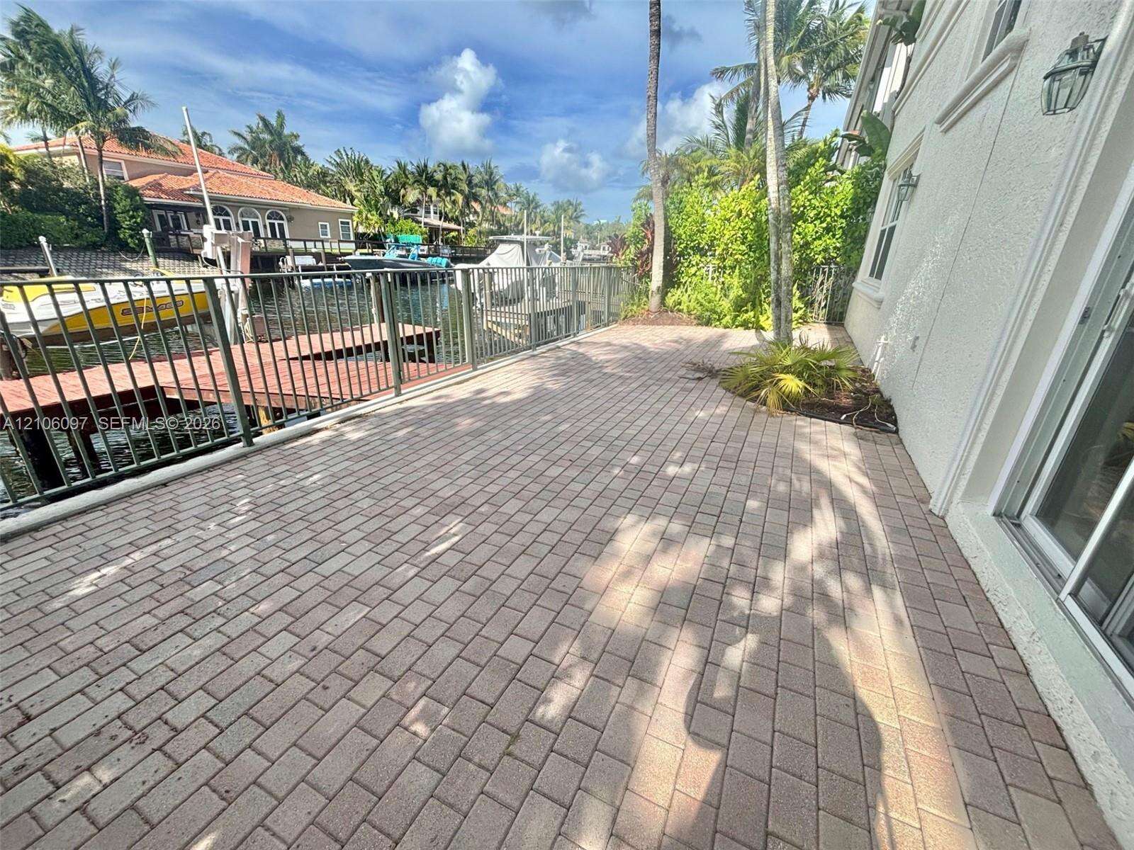 1141 Waterside Ln, Hollywood, FL 33019 - For Sale photo 3