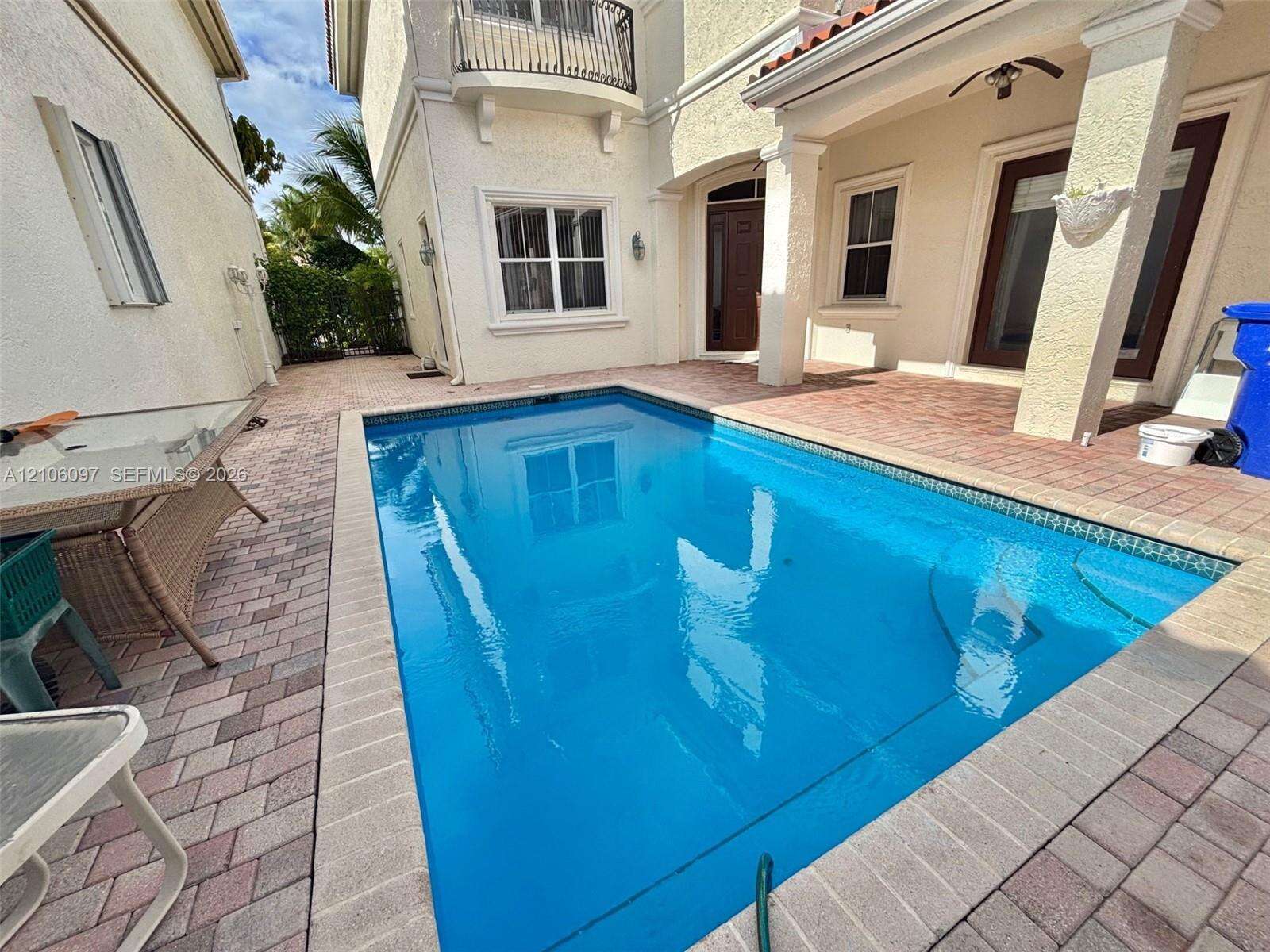 1141 Waterside Ln, Hollywood, FL 33019 - For Sale photo 4