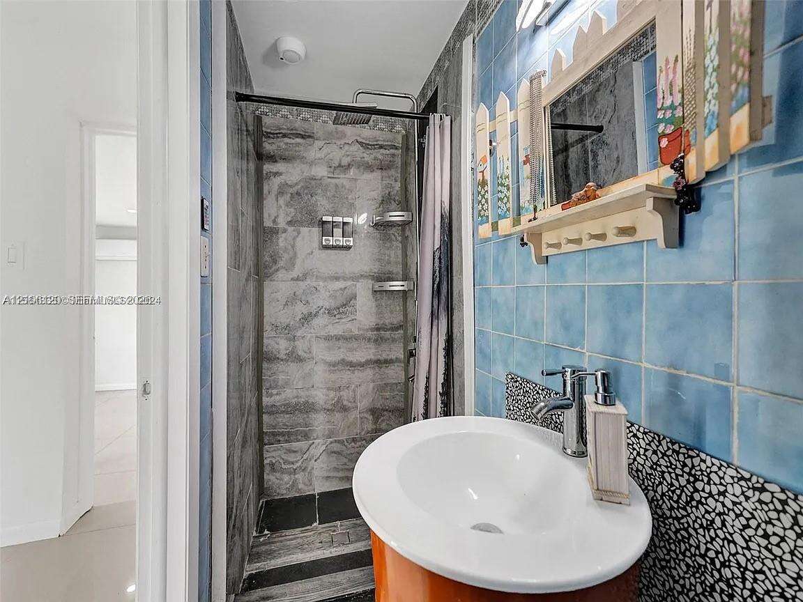 1607 Moffett St, Hollywood, FL 33020 - For Sale photo 3
