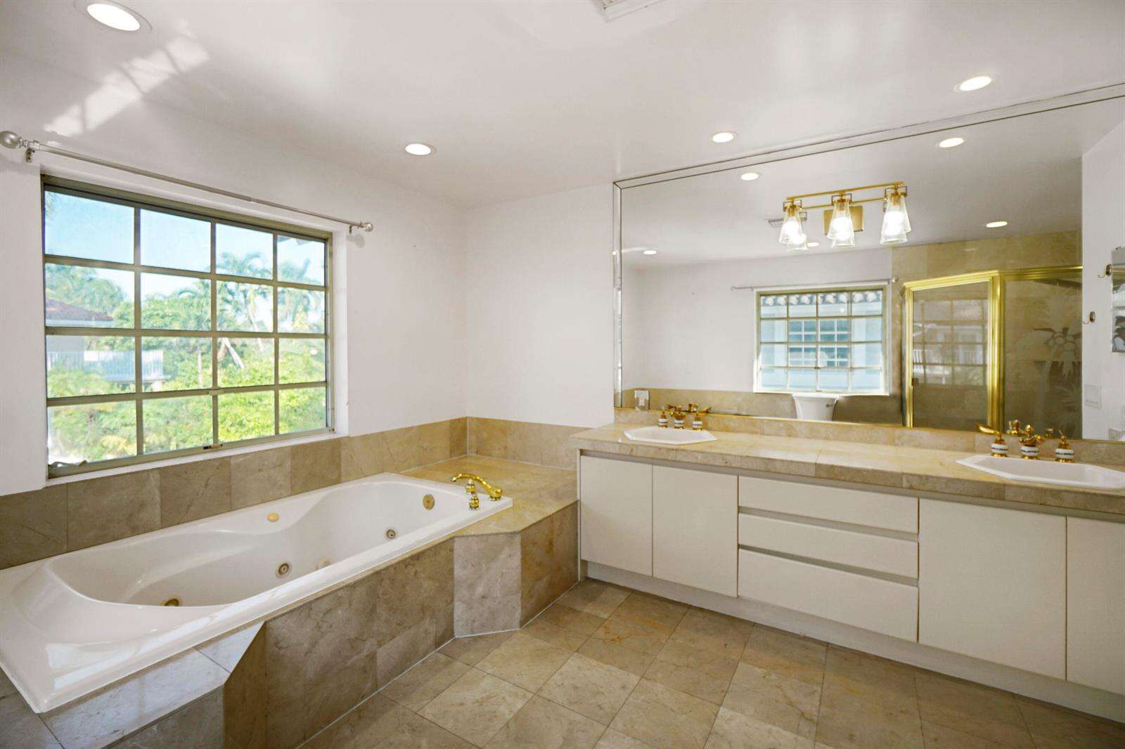851 11th, Hollywood, FL 33019 - For Sale photo 23