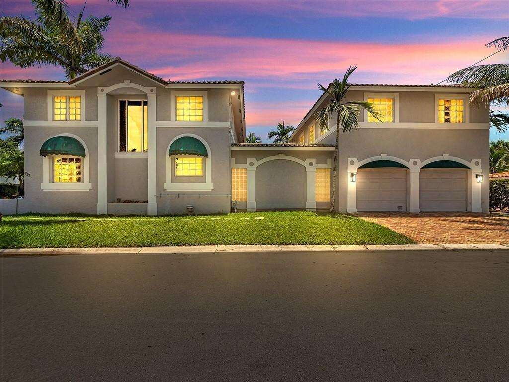 851 11th, Hollywood, FL 33019 - For Sale photo 4
