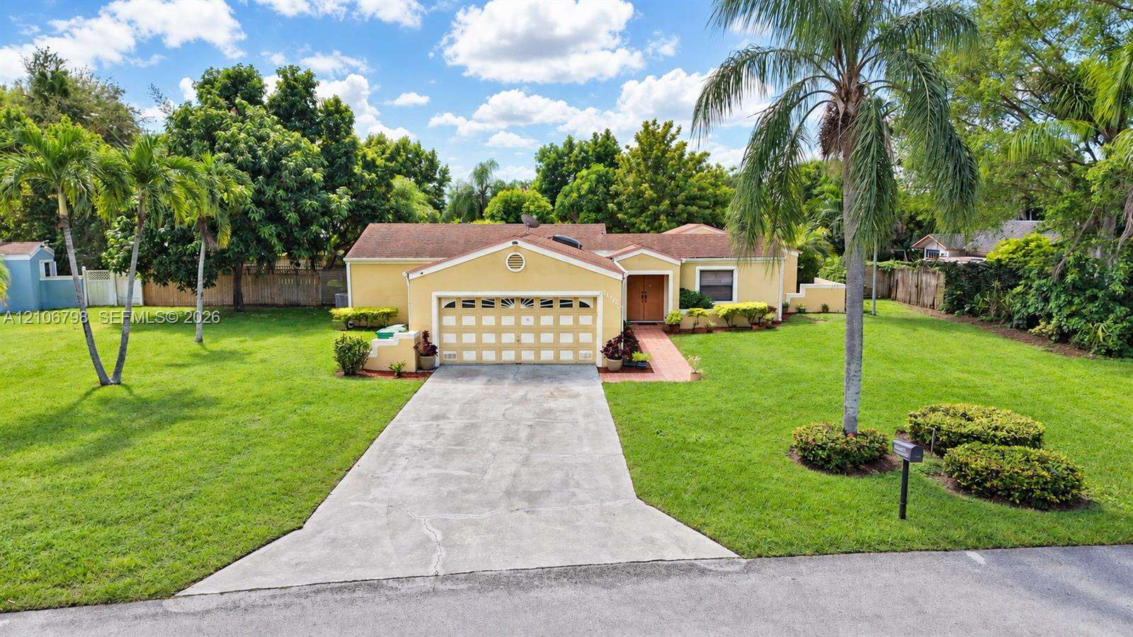 14750 156th St, Miami, FL 33187 - For Sale photo 2