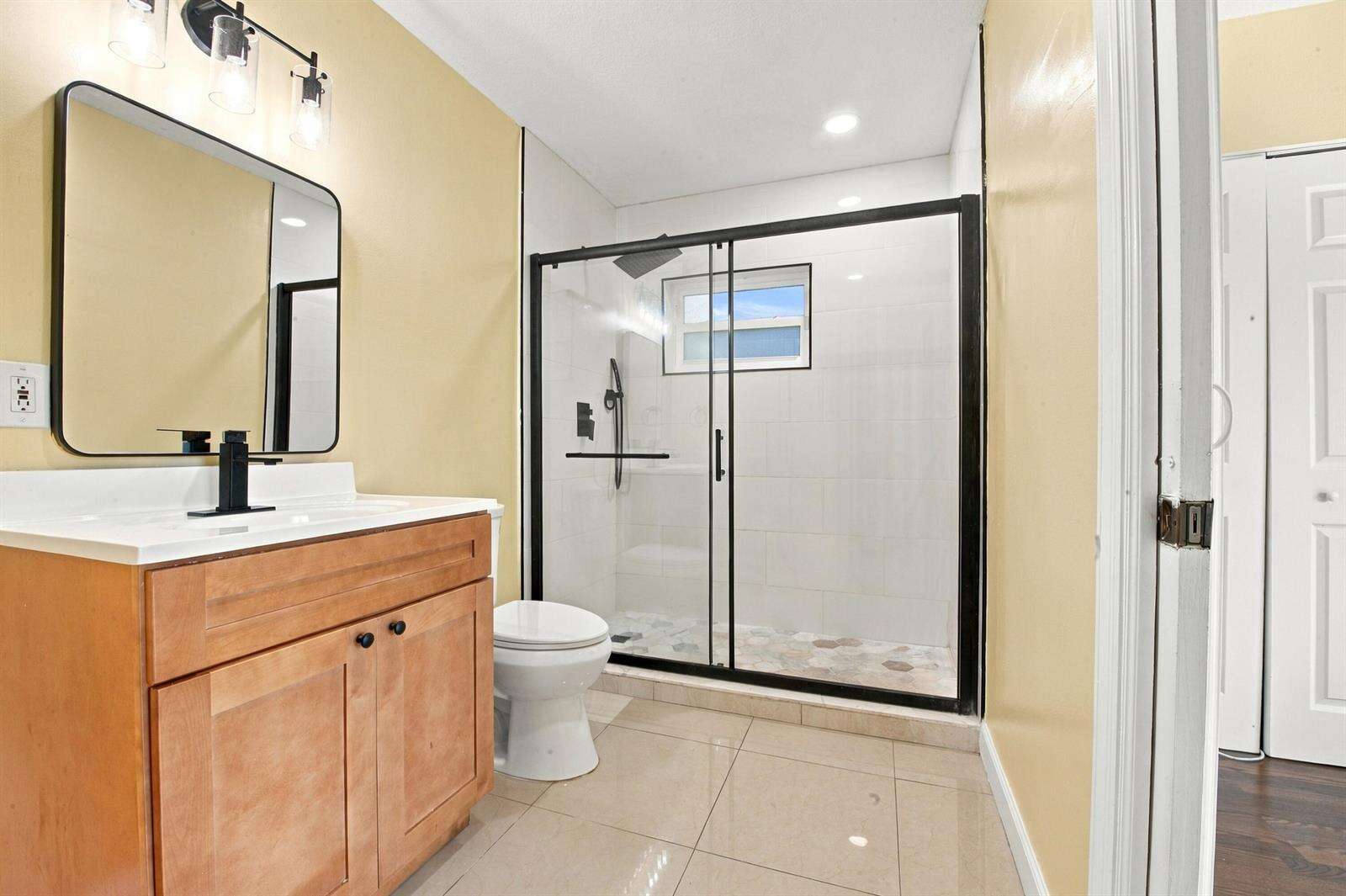 6824 5th, Pembroke Pines, FL 33023 - For Sale photo 13