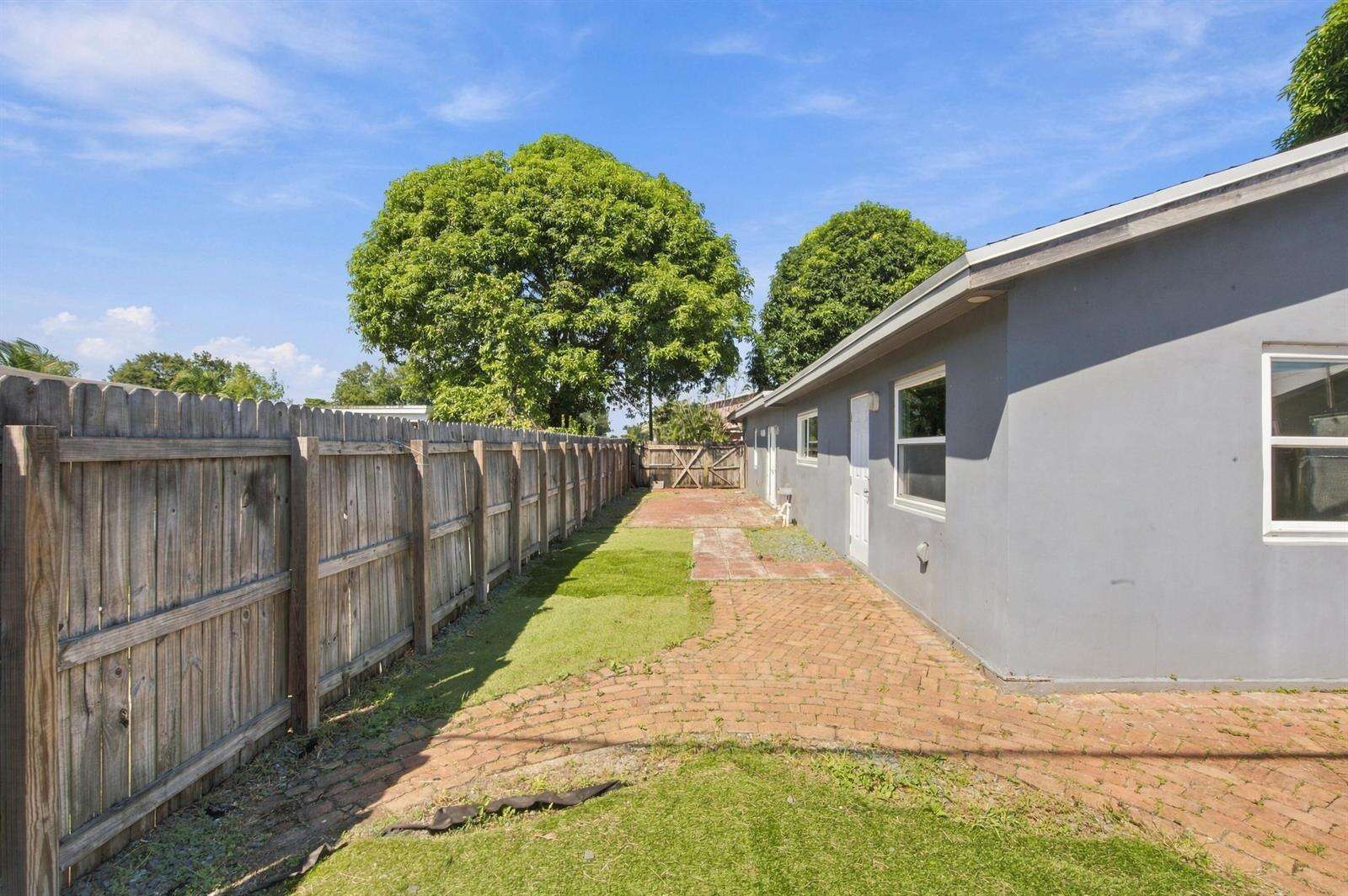6824 5th, Pembroke Pines, FL 33023 - For Sale photo 28