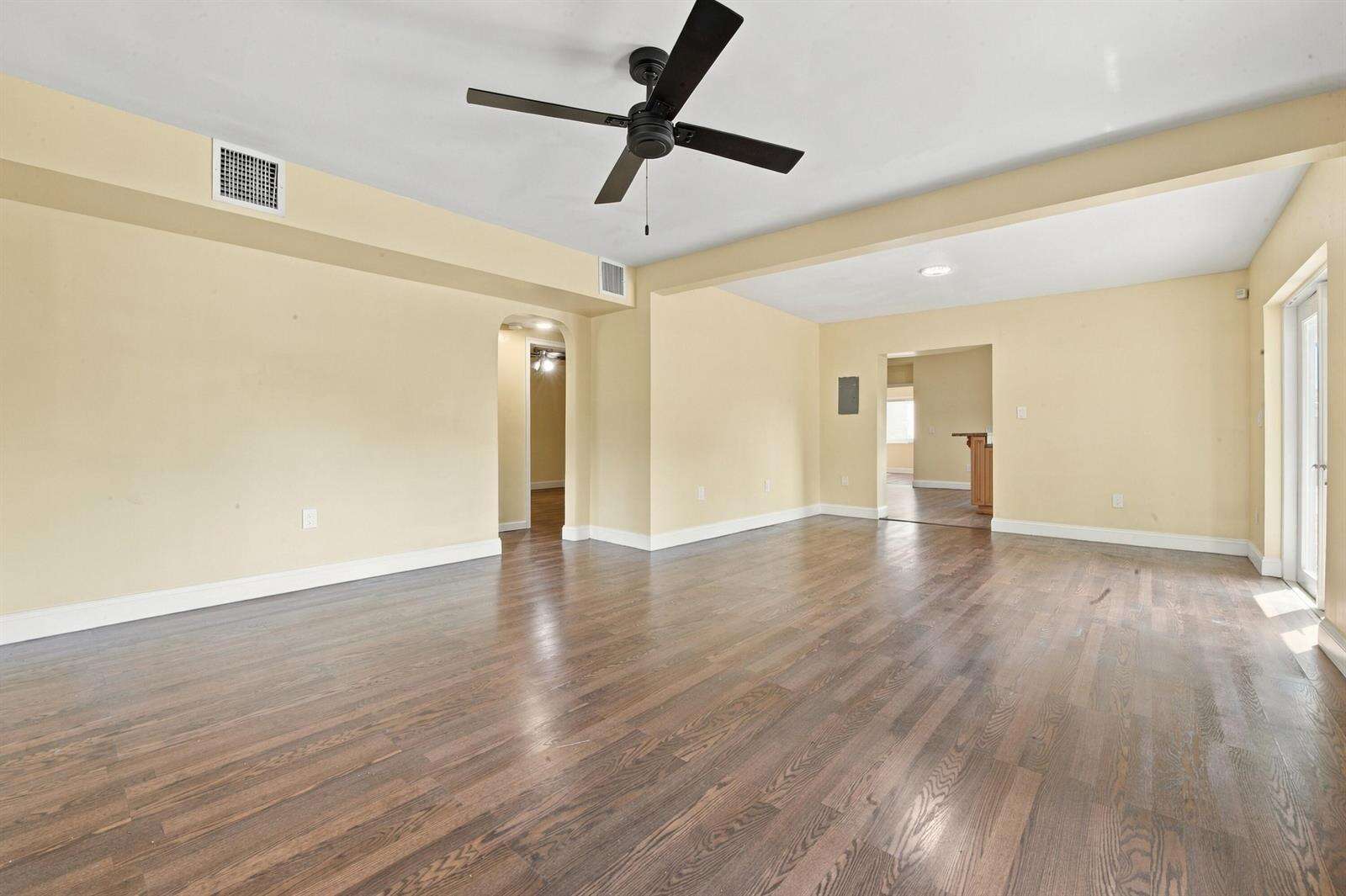 6824 5th, Pembroke Pines, FL 33023 - For Sale photo 9