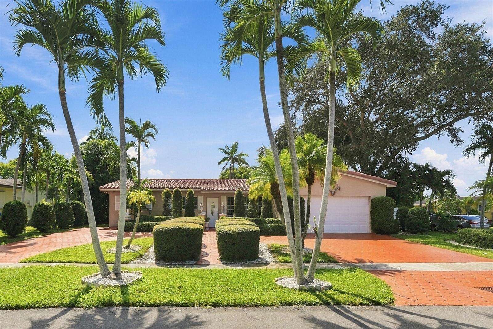 8670 19th, Pembroke Pines, FL 33024 - For Sale photo 2