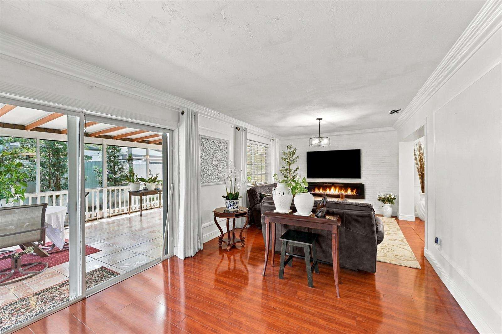 8670 19th, Pembroke Pines, FL 33024 - For Sale photo 17